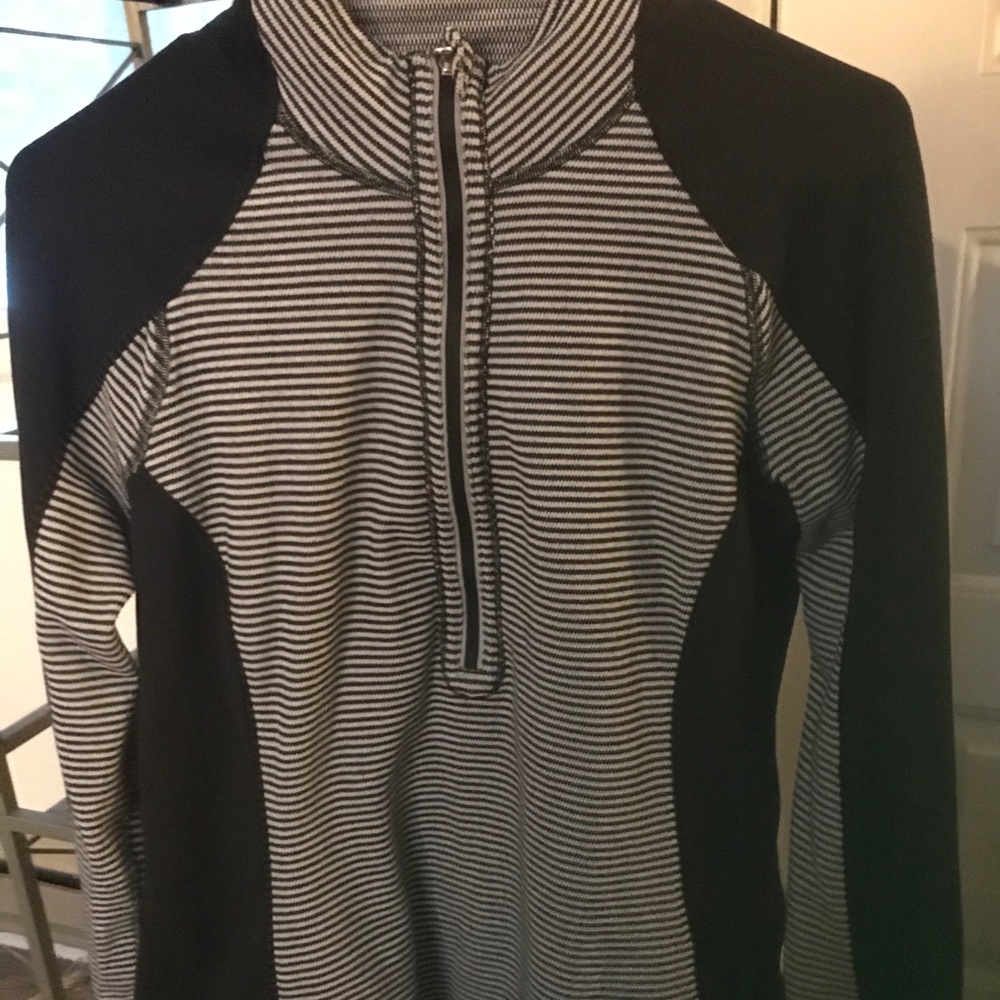 Lululemon stretchy striped sweatshirt